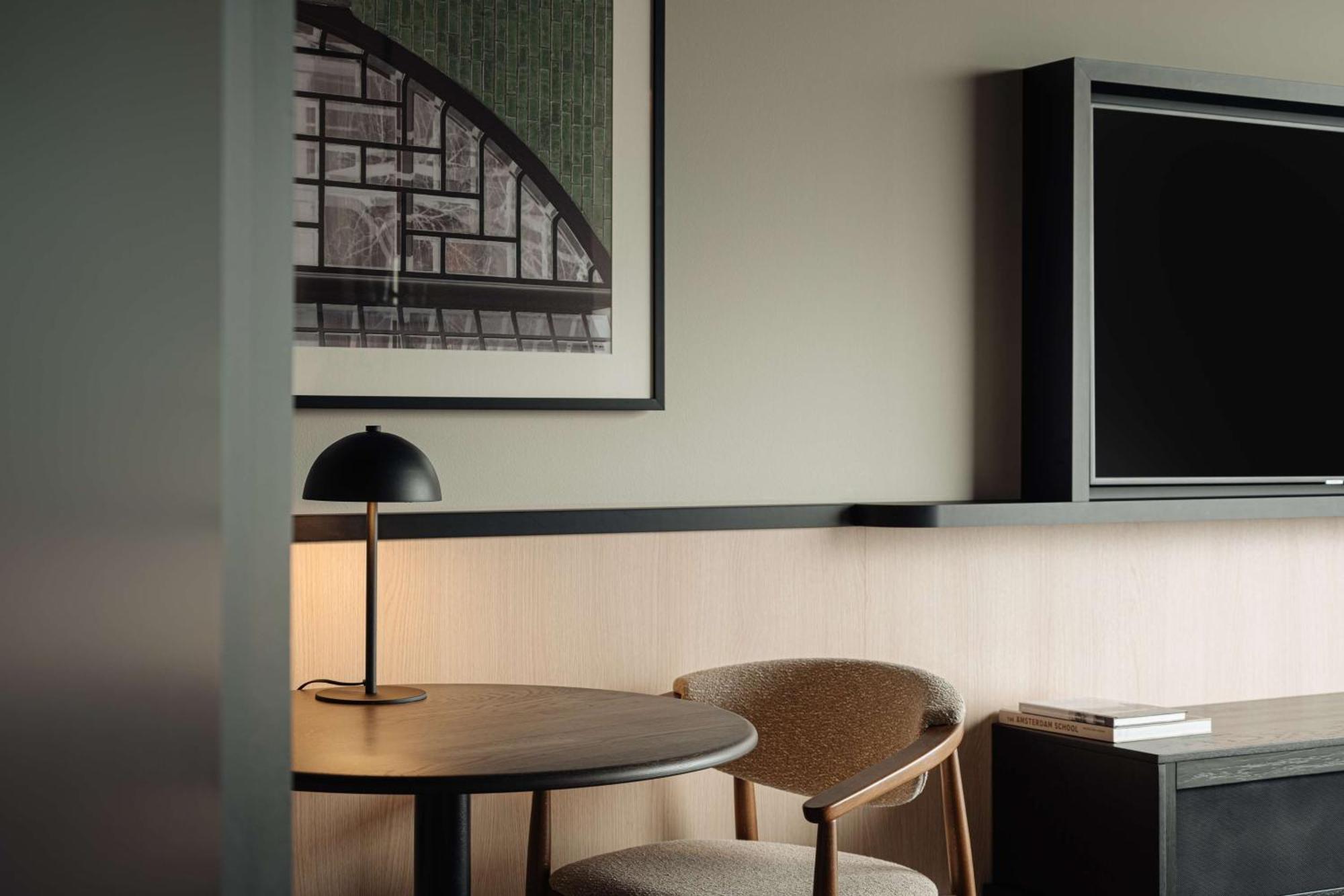 Doubletree By Hilton Amsterdam Centraal Station Exterior photo