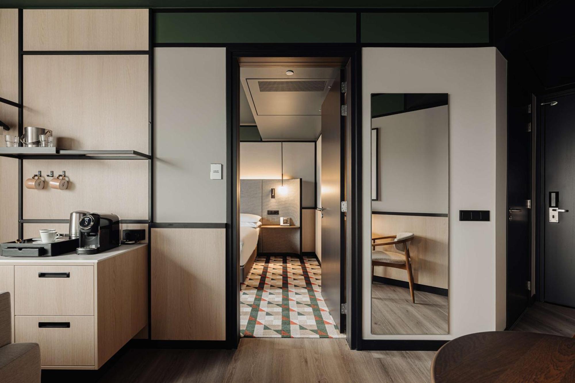 Doubletree By Hilton Amsterdam Centraal Station Exterior photo