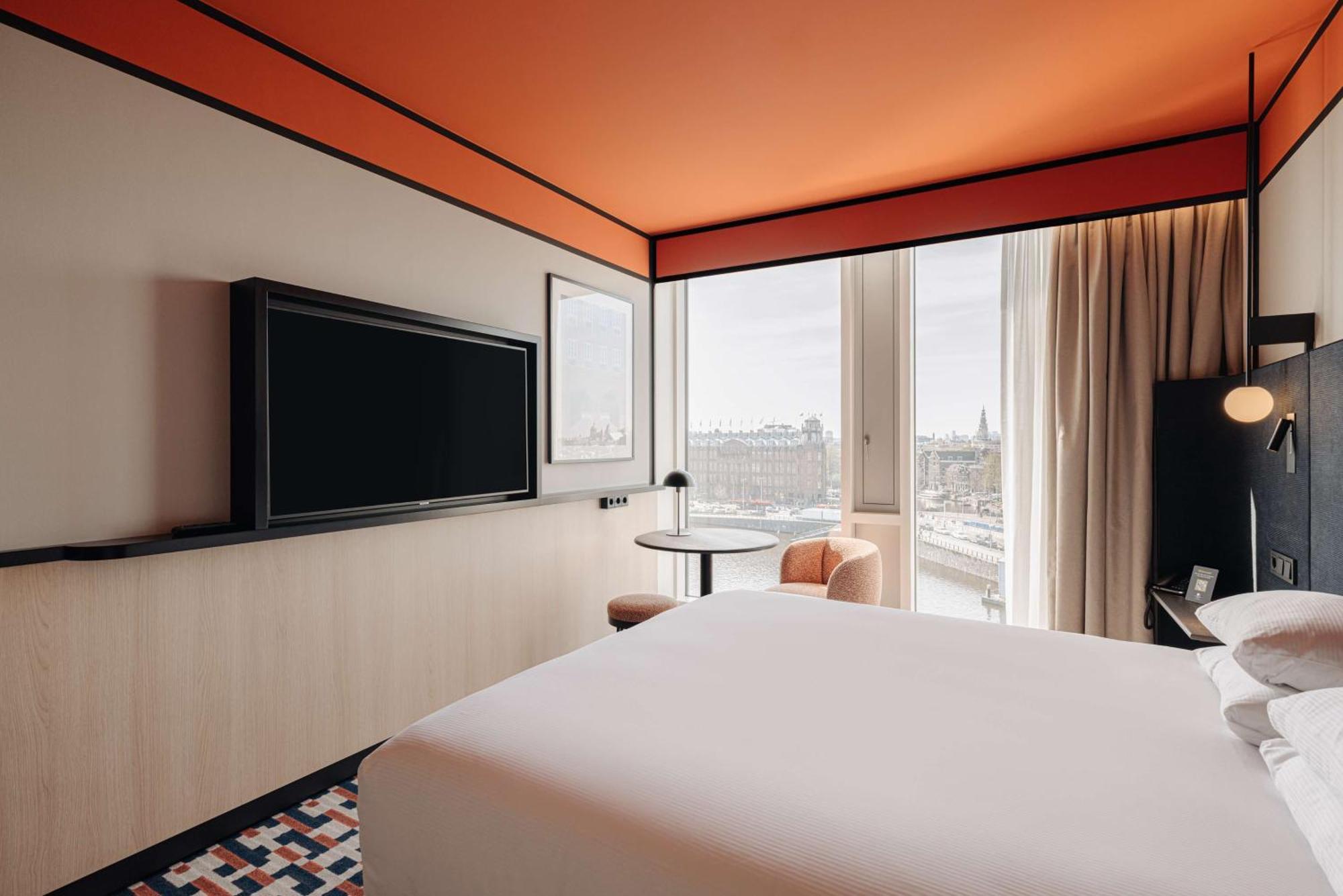 Doubletree By Hilton Amsterdam Centraal Station Exterior photo