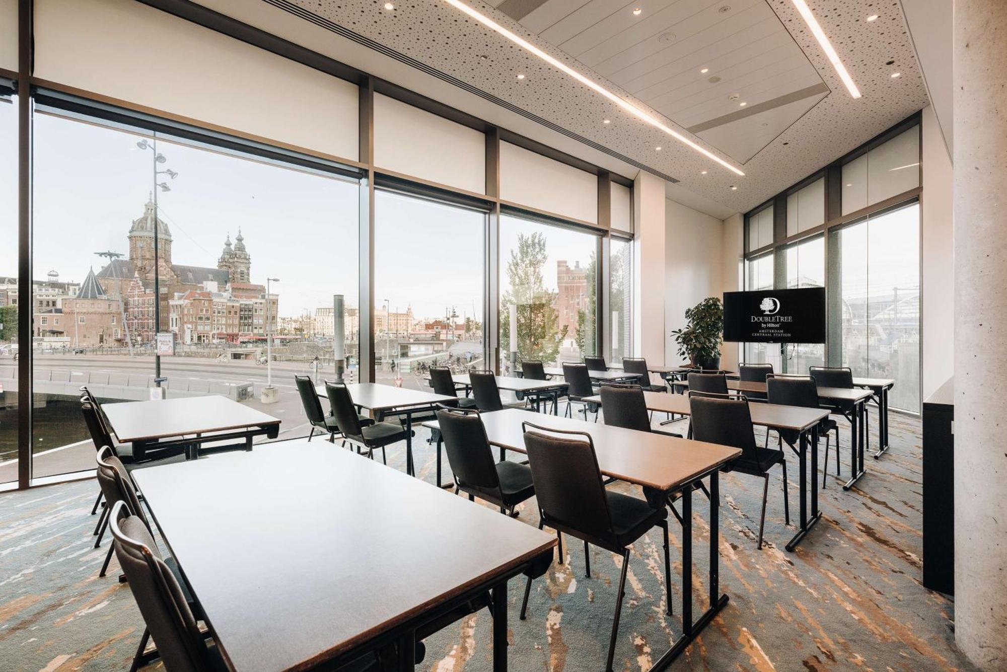 Doubletree By Hilton Amsterdam Centraal Station Exterior photo