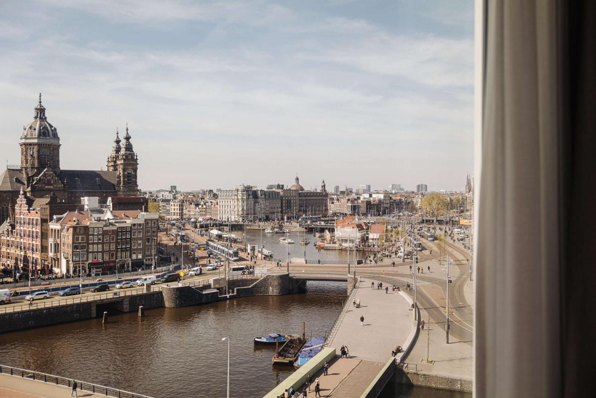 Doubletree By Hilton Amsterdam Centraal Station Exterior photo