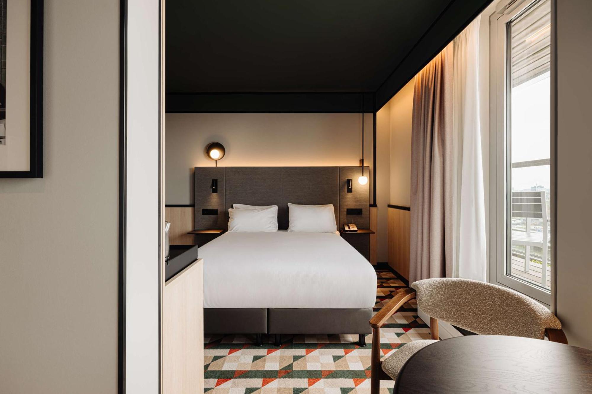 Doubletree By Hilton Amsterdam Centraal Station Exterior photo