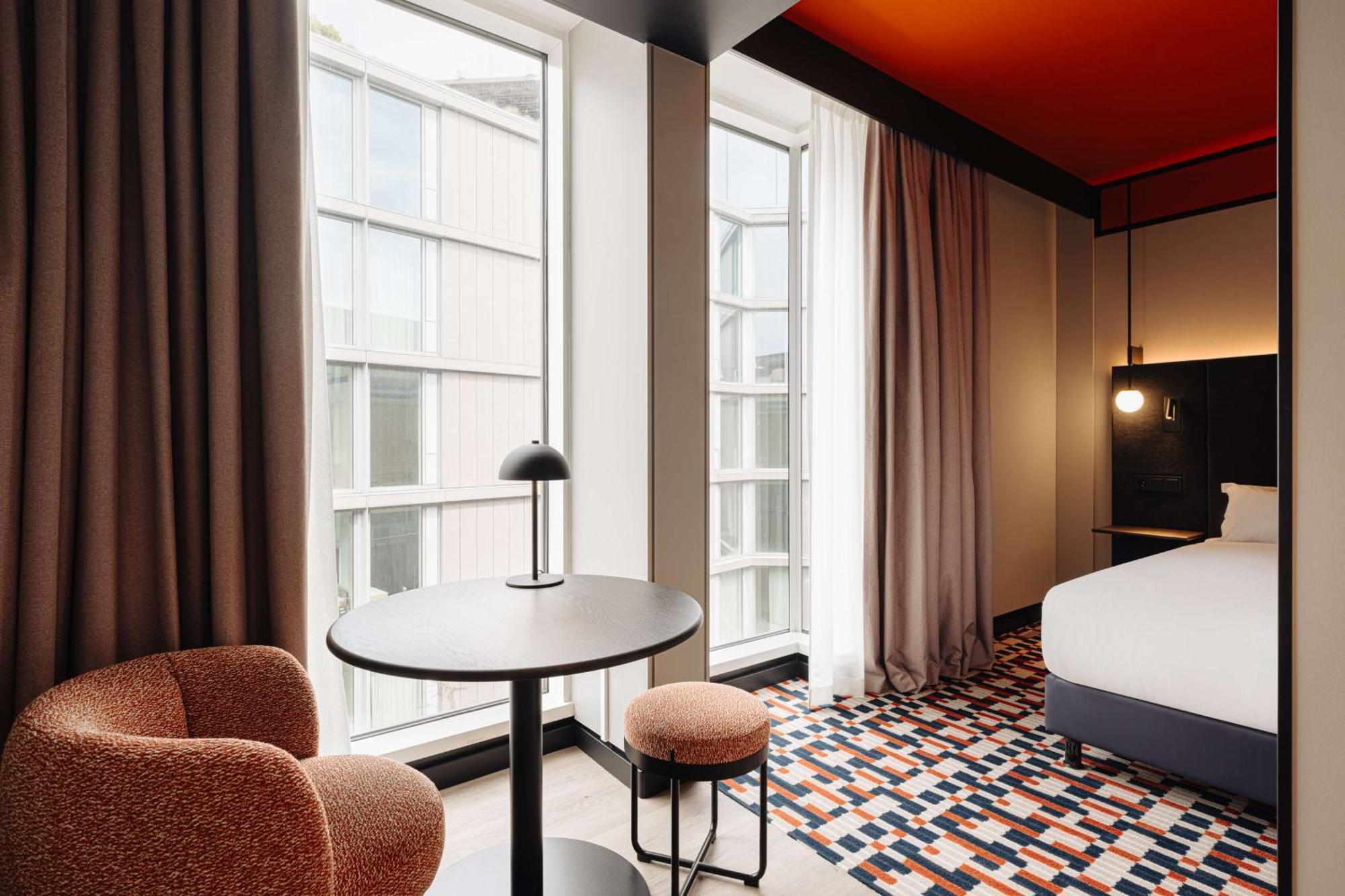 Doubletree By Hilton Amsterdam Centraal Station Exterior photo