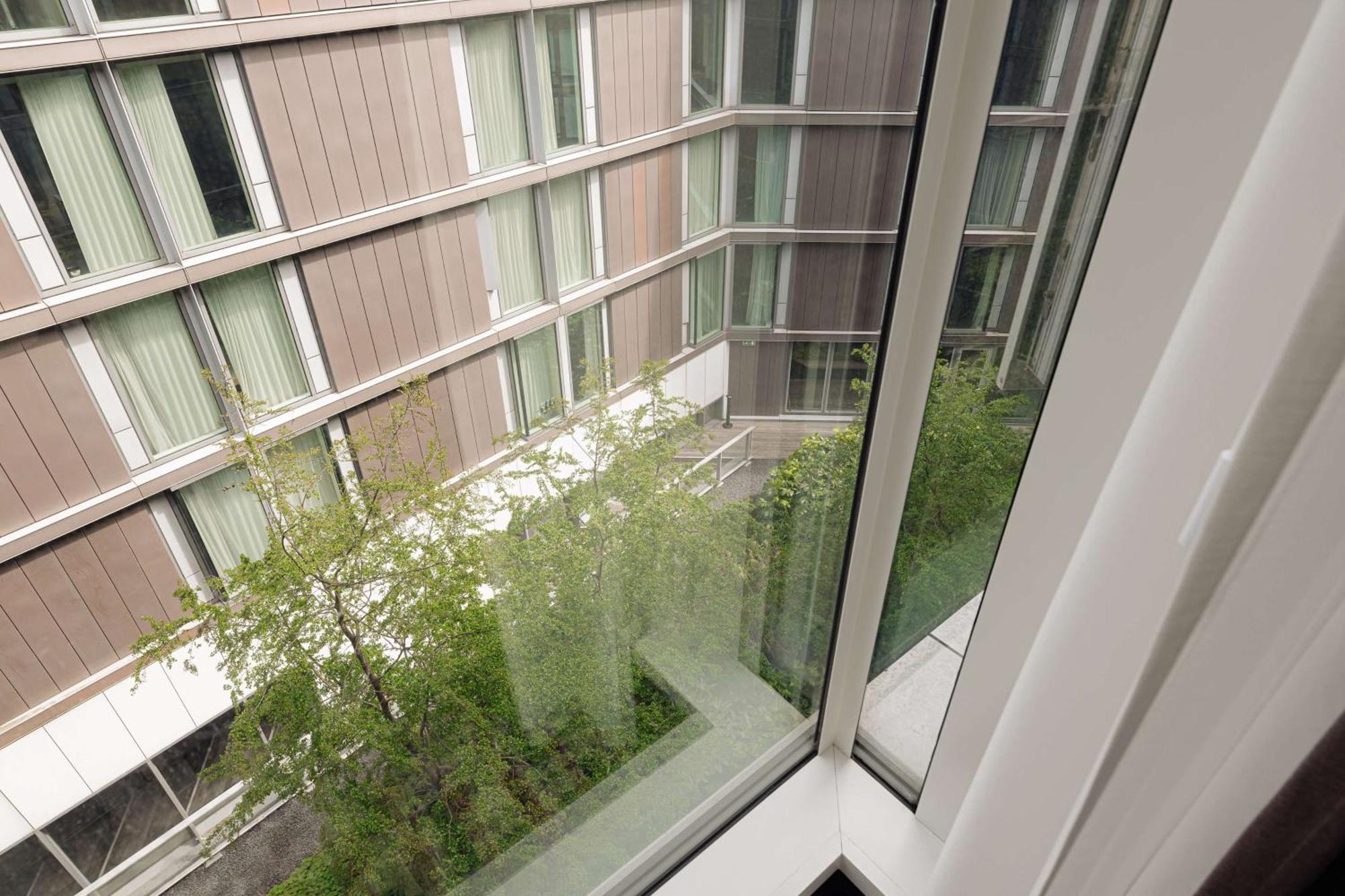 Doubletree By Hilton Amsterdam Centraal Station Exterior photo