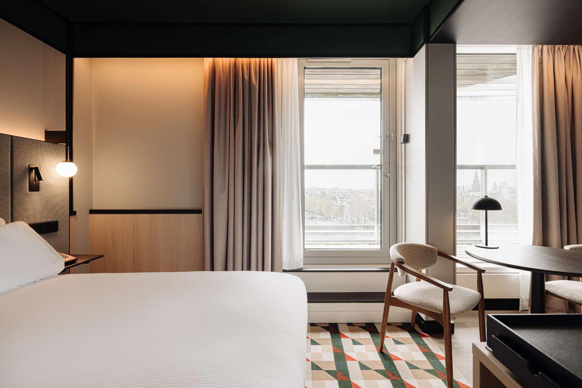 Doubletree By Hilton Amsterdam Centraal Station Exterior photo