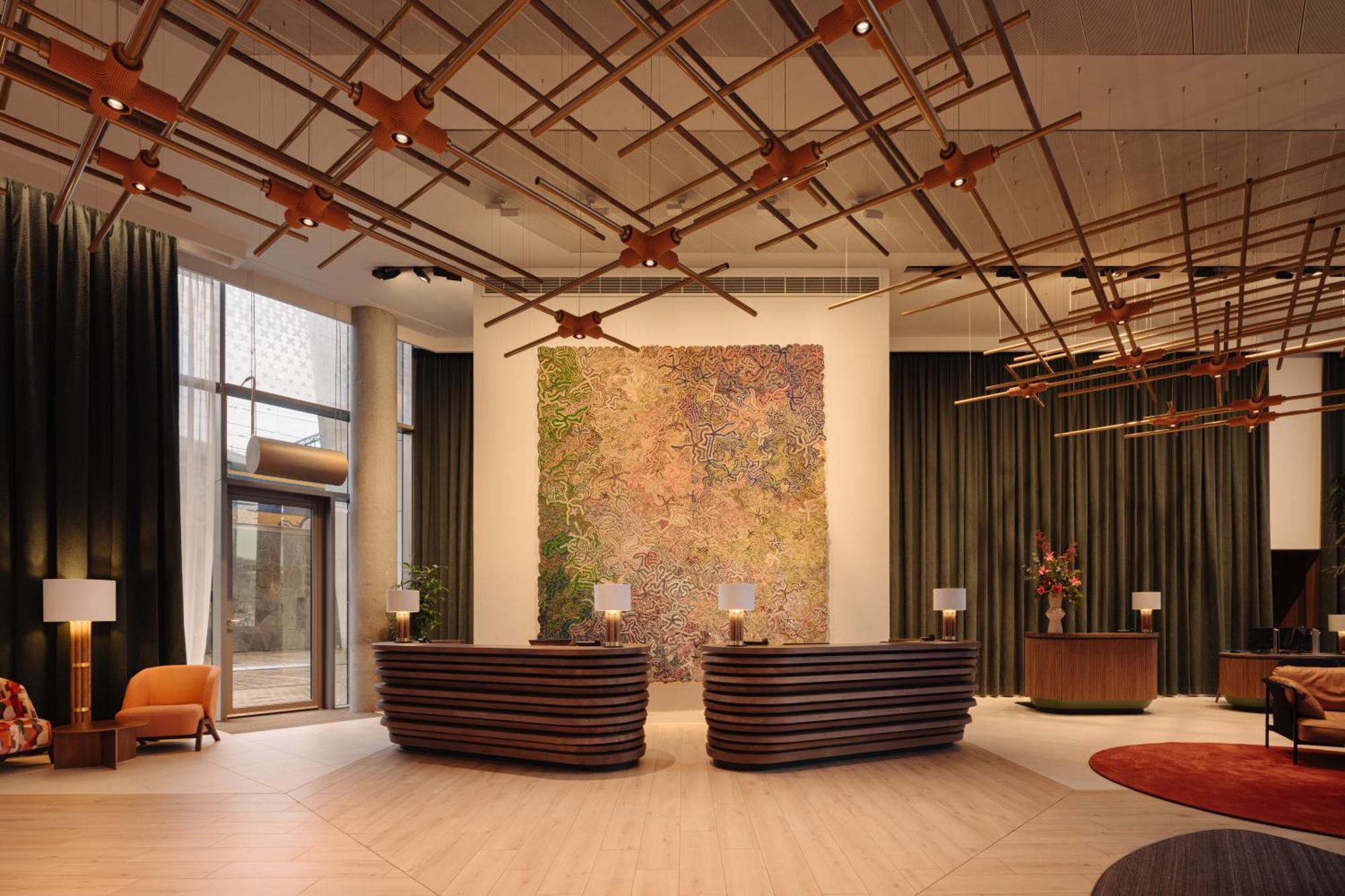 Doubletree By Hilton Amsterdam Centraal Station Exterior photo