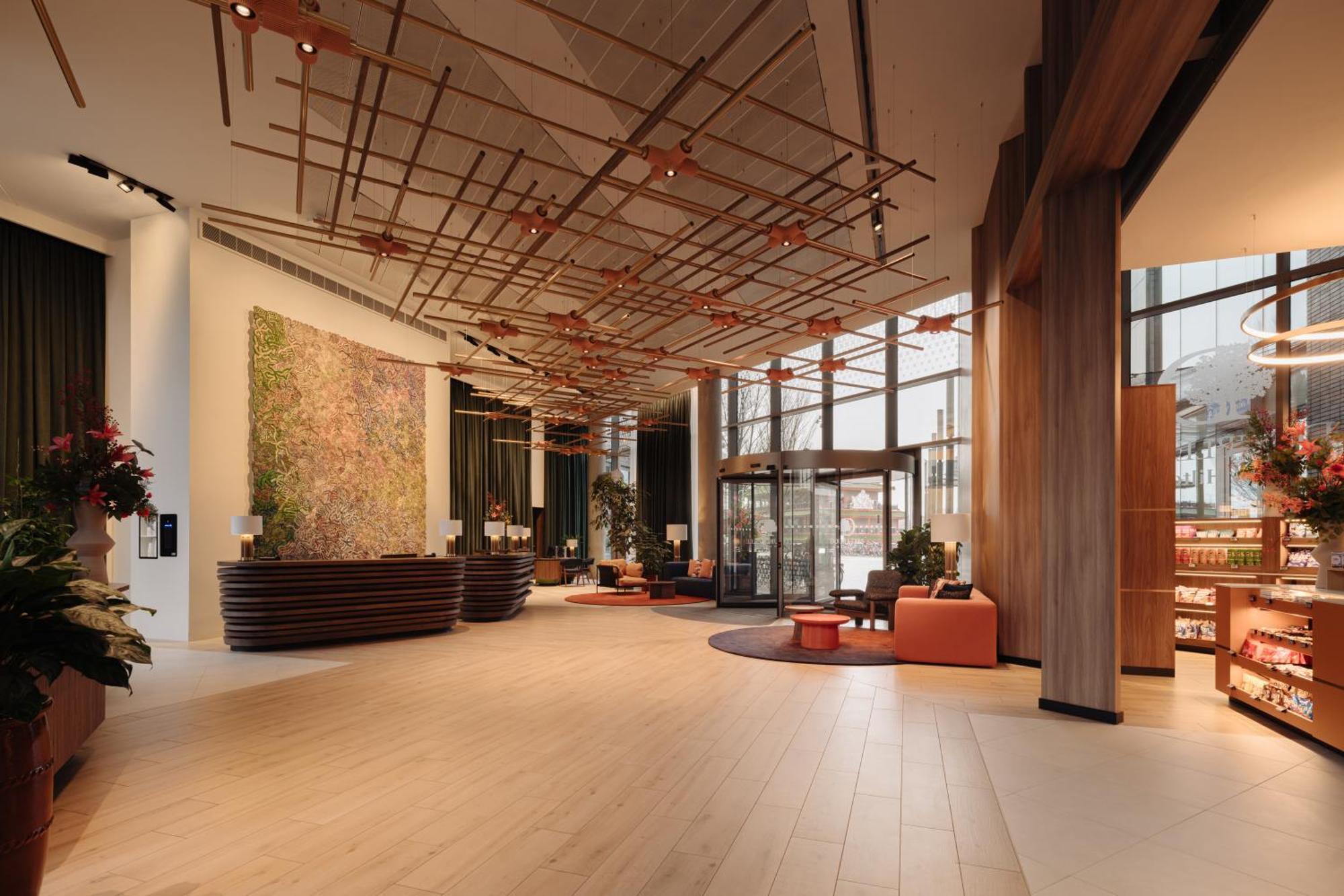 Doubletree By Hilton Amsterdam Centraal Station Exterior photo